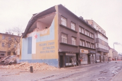 Ulice Rašínova, pohled z Dlouhé.