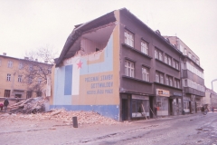 Ulice Rašínova, pohled z Dlouhé.