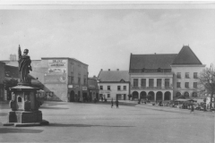 15) Náměstí Míru