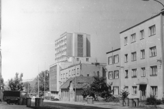 83) Zarámí